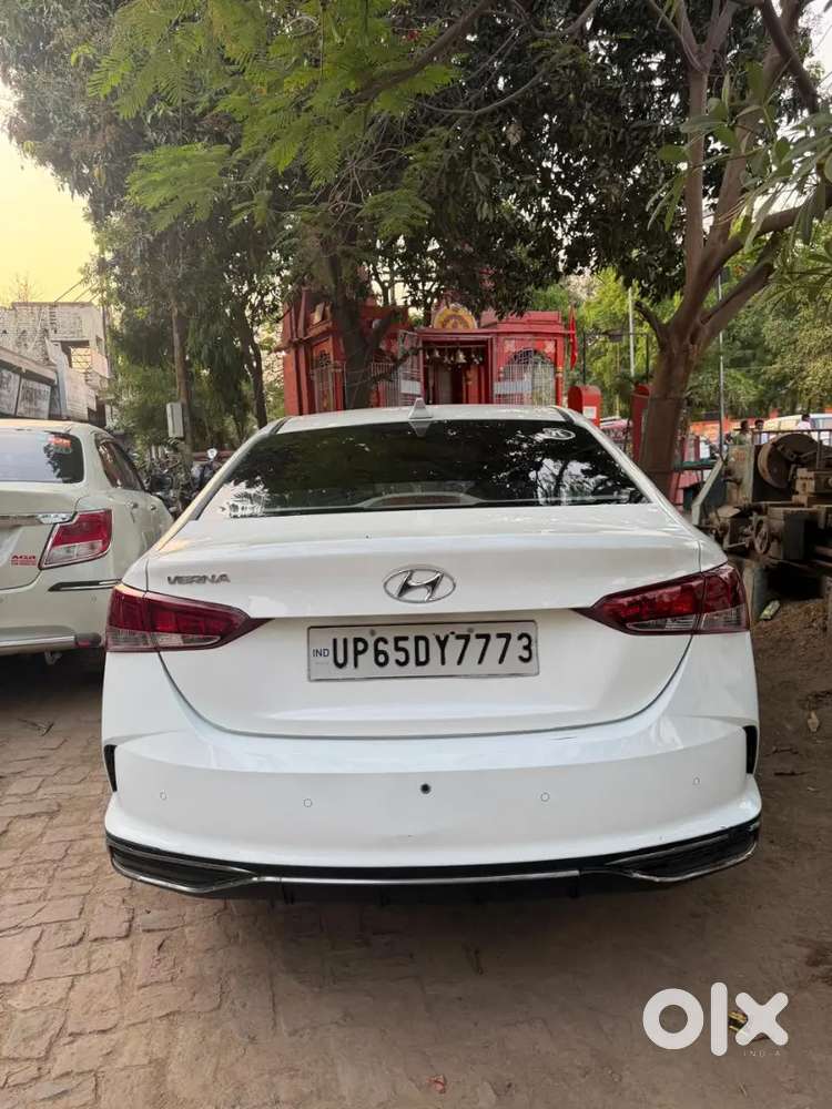 Hyundai Verna Car