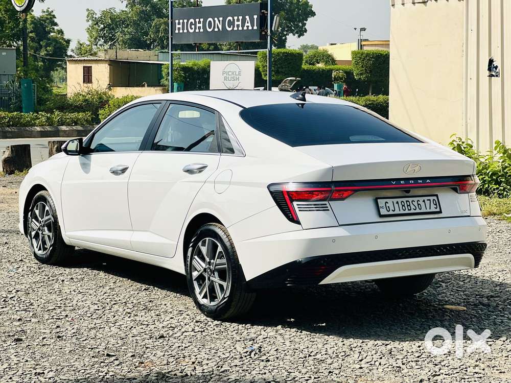 Hyundai Verna 1.5 Sx Petrol Mt, 2023, Petrol