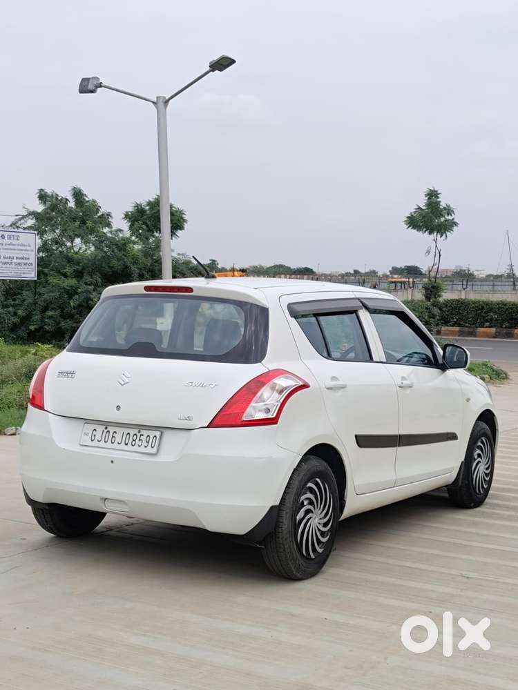 Maruti Suzuki Swift Lxi, 2016, Cng & Hybrids
