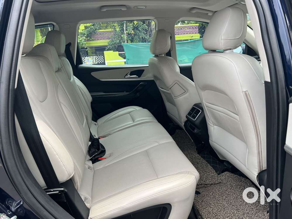 Mahindra Xuv700 2.2 Ax 7 Diesel At Str, 2022, Diesel