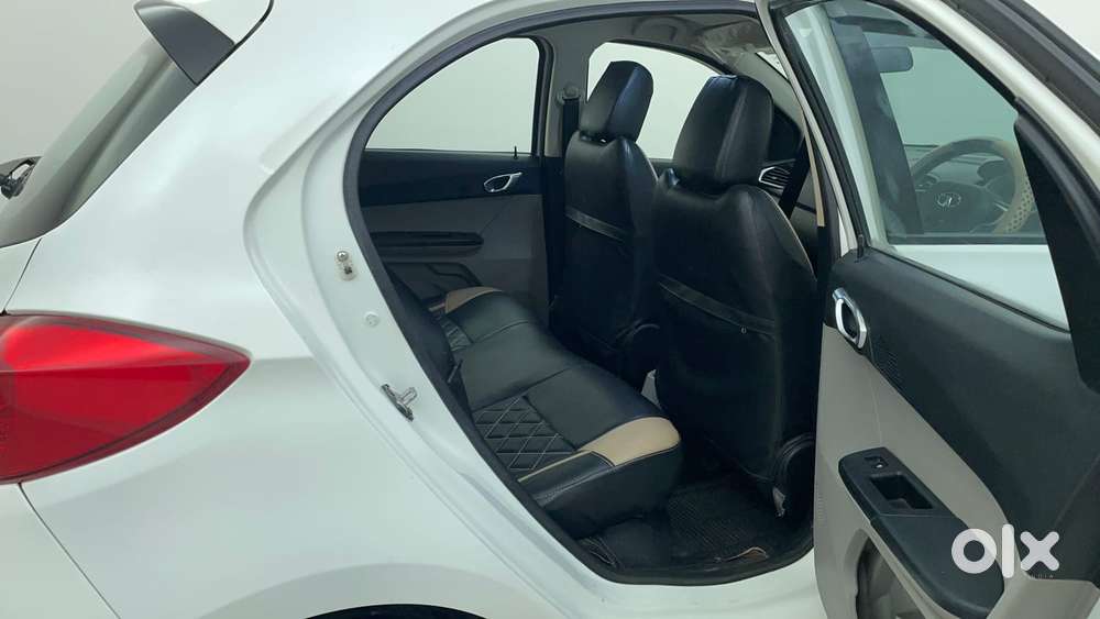 Tata Tiago Xza, 2017, Petrol