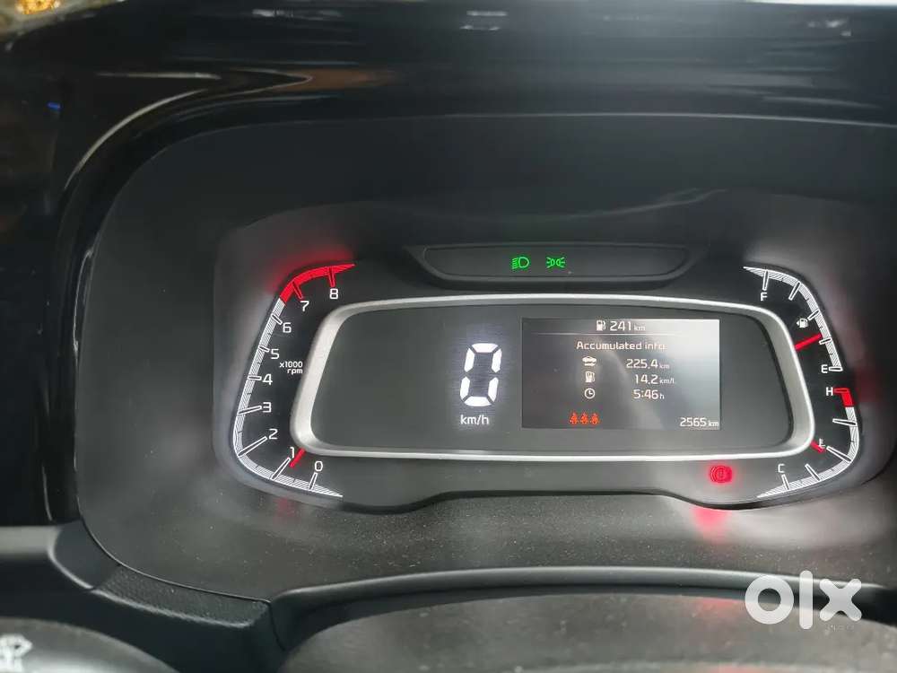 Kia Sonet 2025 Petrol 2565 Km Driven