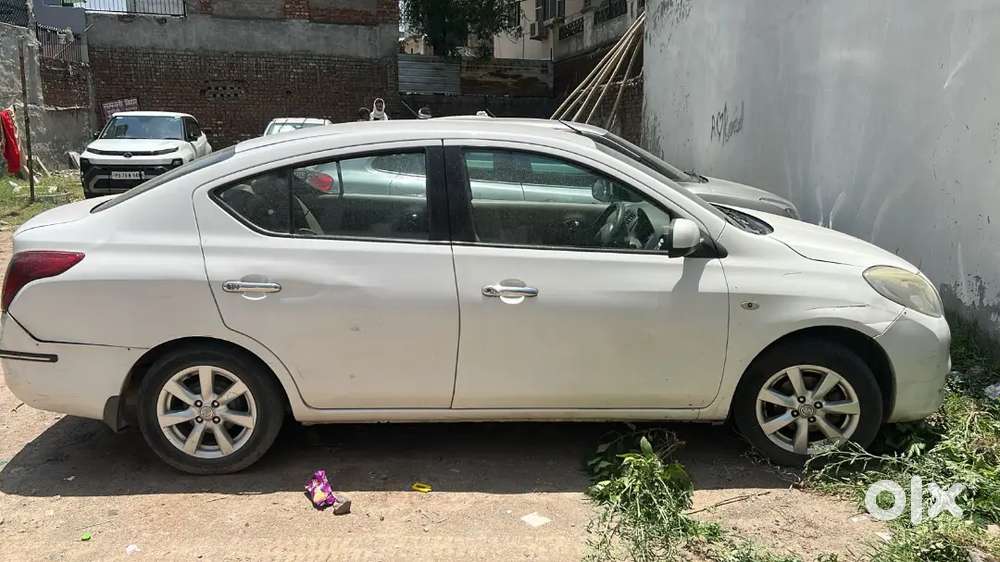 Nissan Sunny 2014