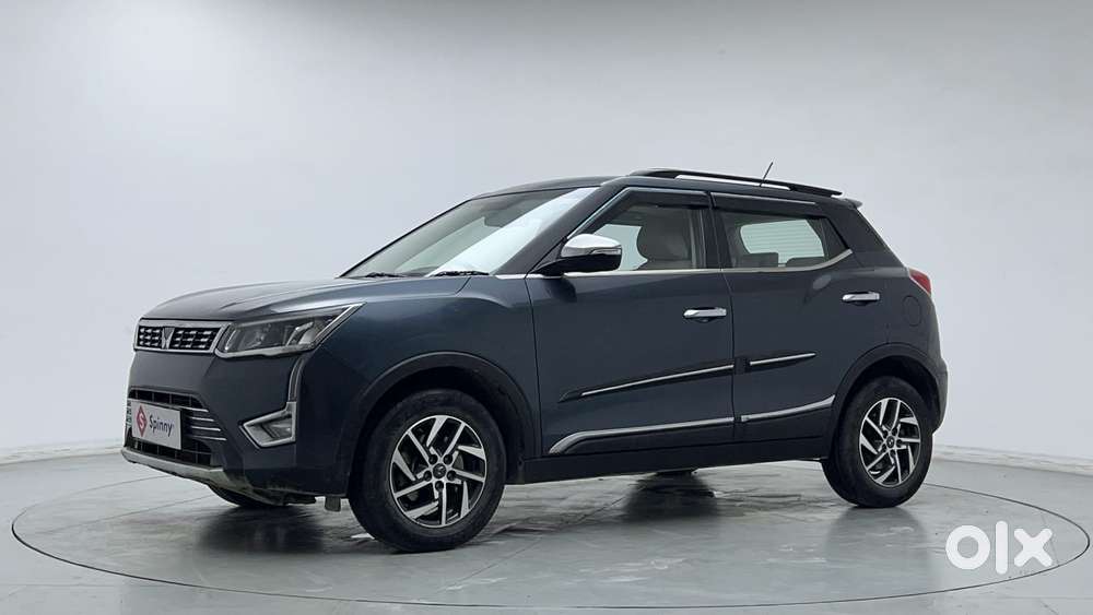 Mahindra Xuv300 1.2 W8 (o) Amt Petrol, 2023, Petrol