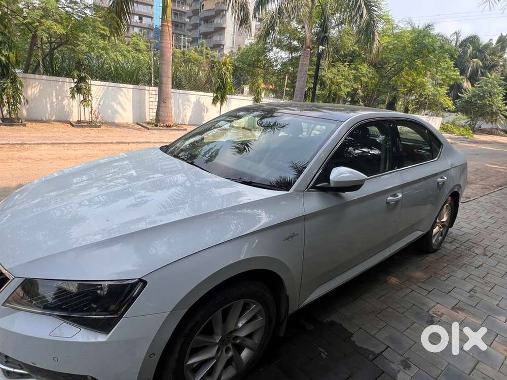 Skoda Superb Petrol 2019