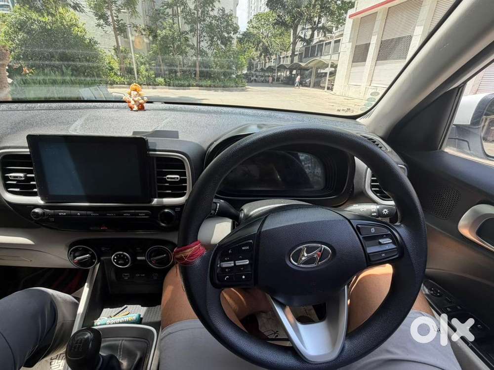 Hyundai Venue Petrol Well Maintained