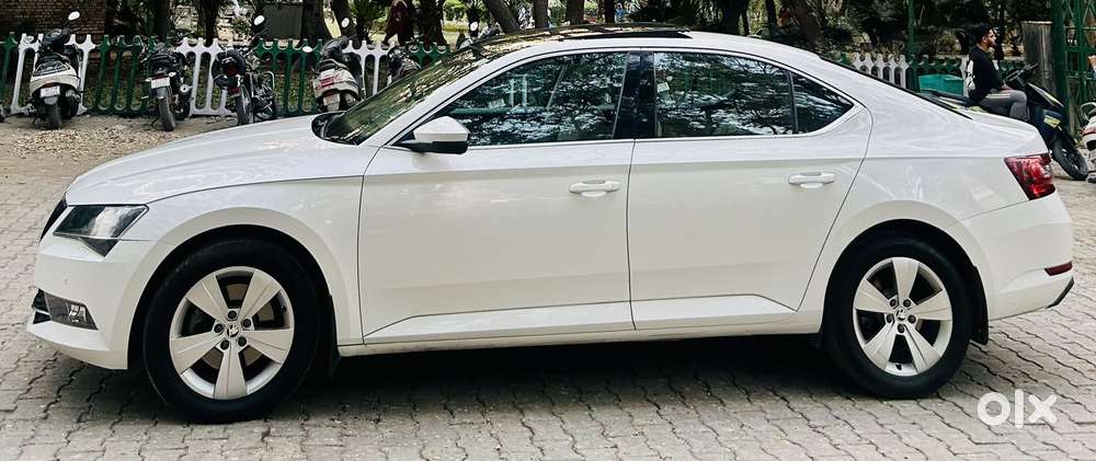 Skoda Superb Style 1.8 Tsi At, 2018, Petrol