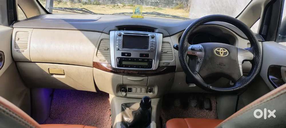 Toyota Innova 2014 Diesel 149000km Driven All Tyre New