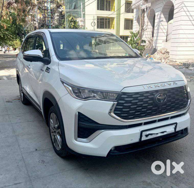 Toyota Innova Hycross 2.0 Zx Hybrid 7 Str, 2024, Petrol