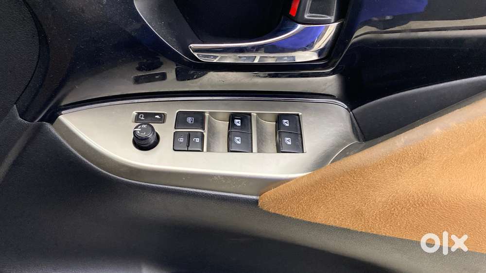 Toyota Innova Crysta 2.8 Zx At, 2016, Diesel