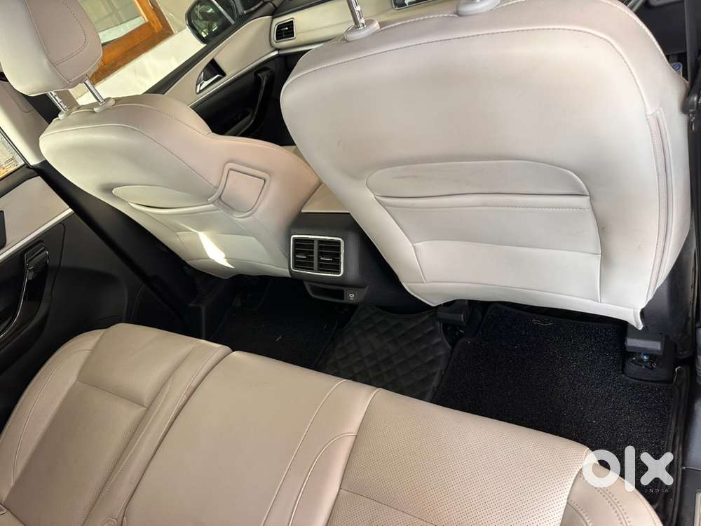 Xuv700 2022 Ax7l At Diesel 27000 Km Driven