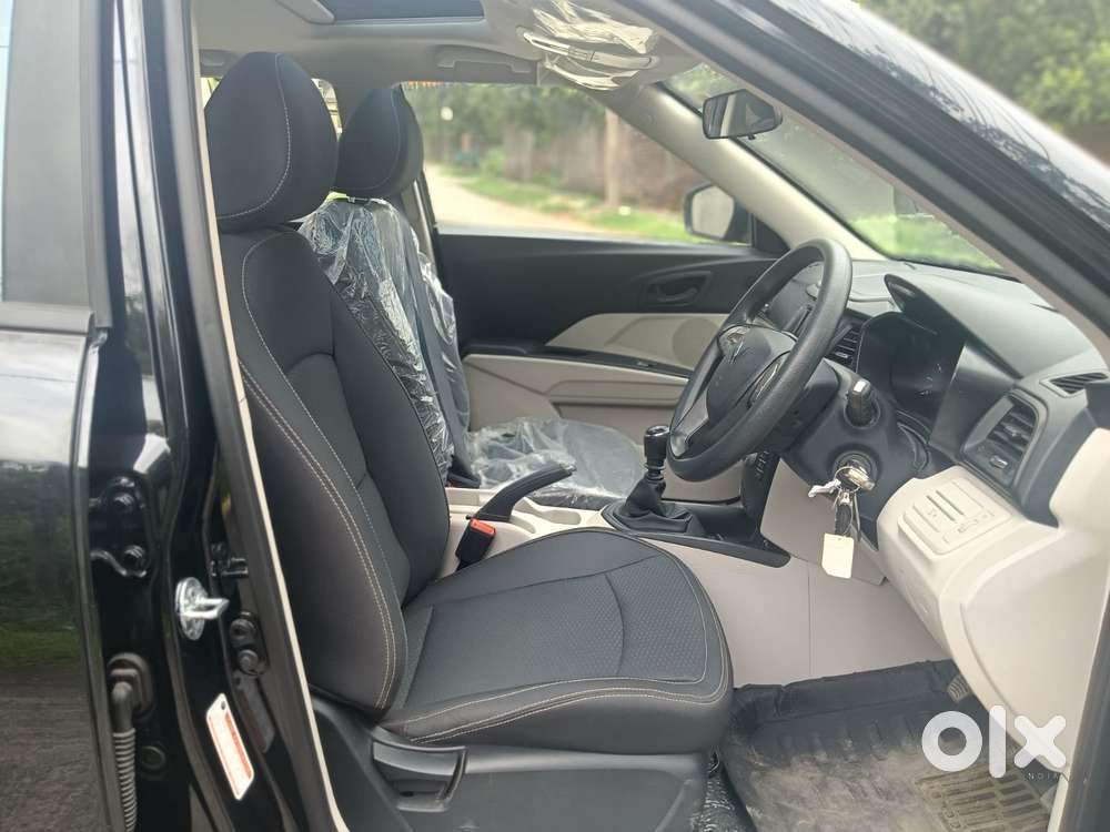 Mahindra Xuv300 W6, 2024, Petrol