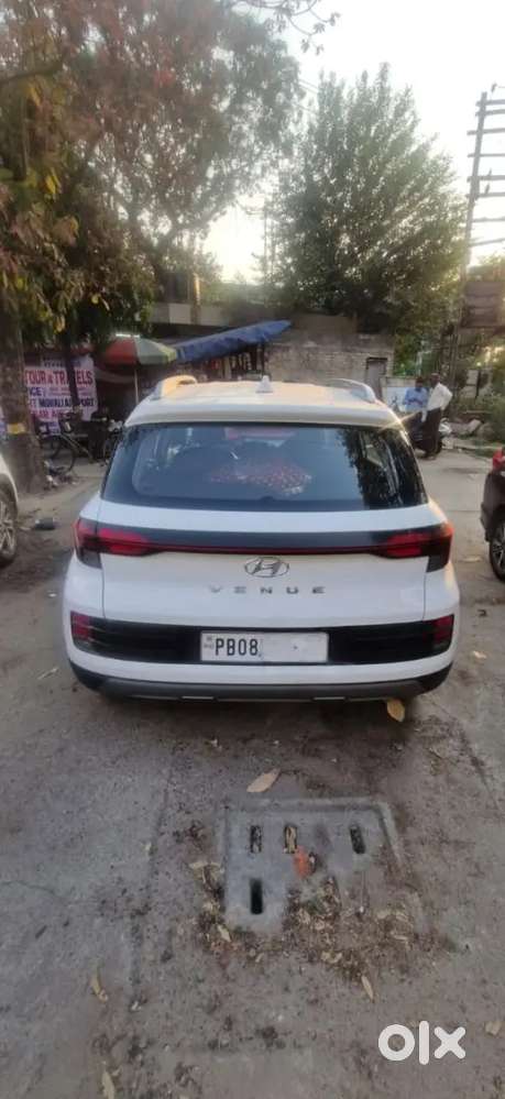 Hyundai Venue 2025 Petrol Single Owner