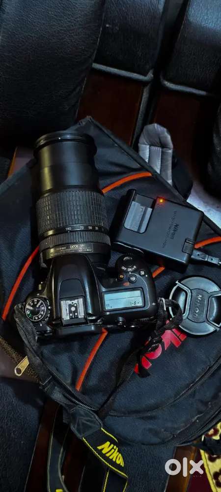 NIKKON 7500D camera
