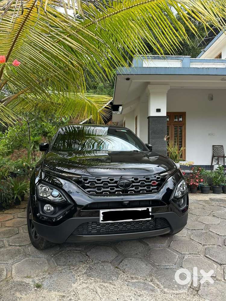 Tata Harrier 2023 Red Dark Edition