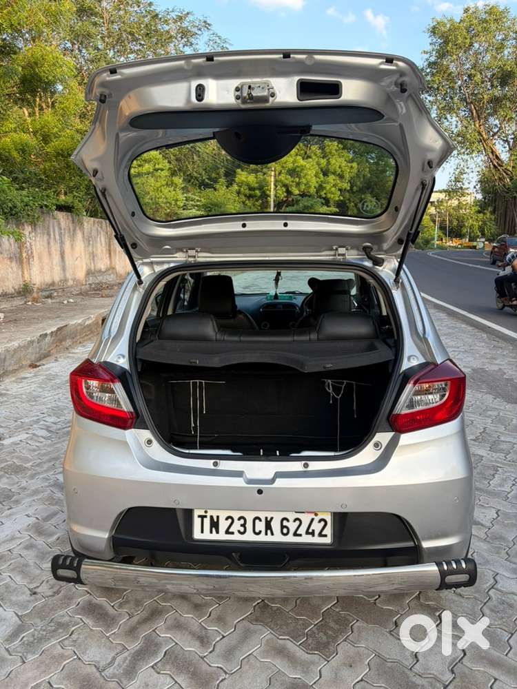 2018 Tata Tiago Xz Petrol | First Owner | 35600 | Doctor-owned