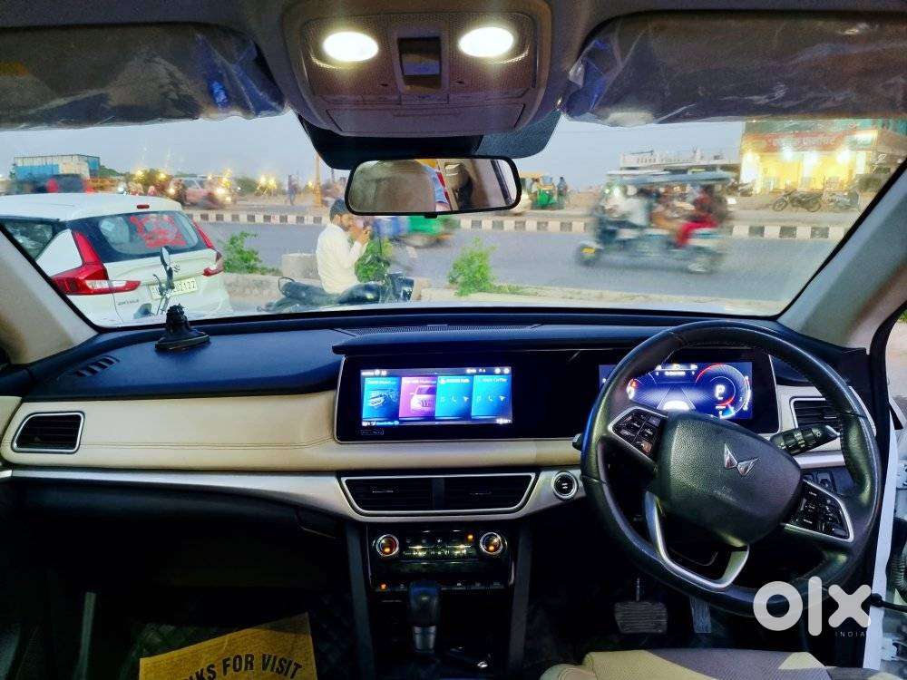 Mahindra Xuv700 2.2 Ax 7 Diesel At Str, 2022, Diesel