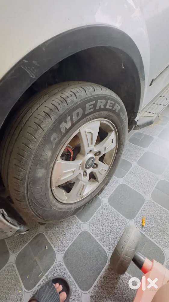 Mahindra Xuv500 W8