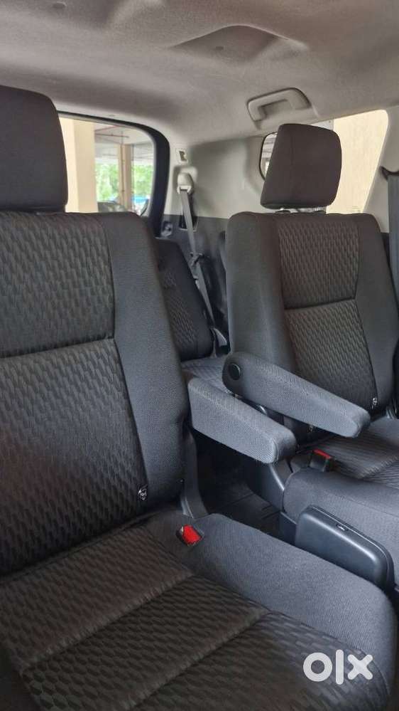 Toyota Innova Crysta [2020-ongoing] 2.4 Gx 7 Str, 2021, Diesel