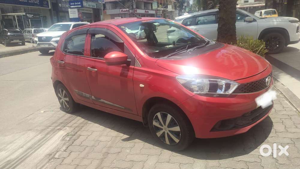 Tata Tiago 1.2 Revotron Xt (o), 2017, Petrol
