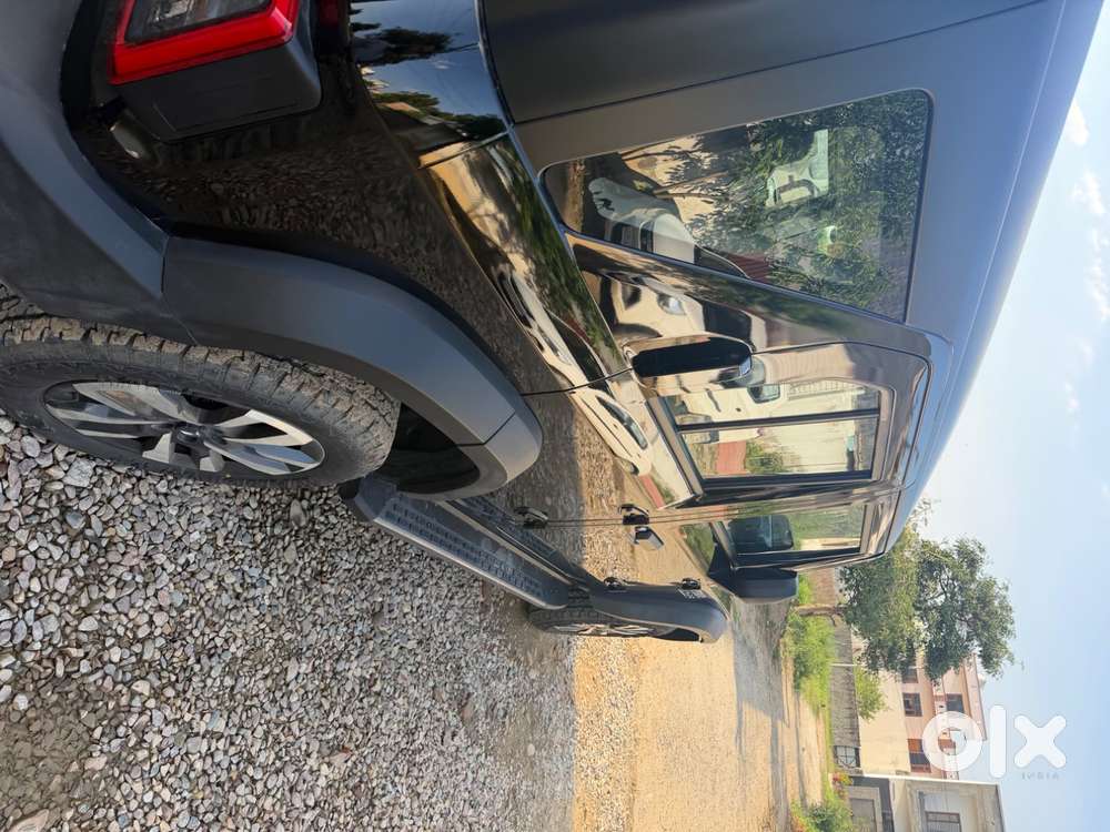 Top Model With Mocha Brown Interior