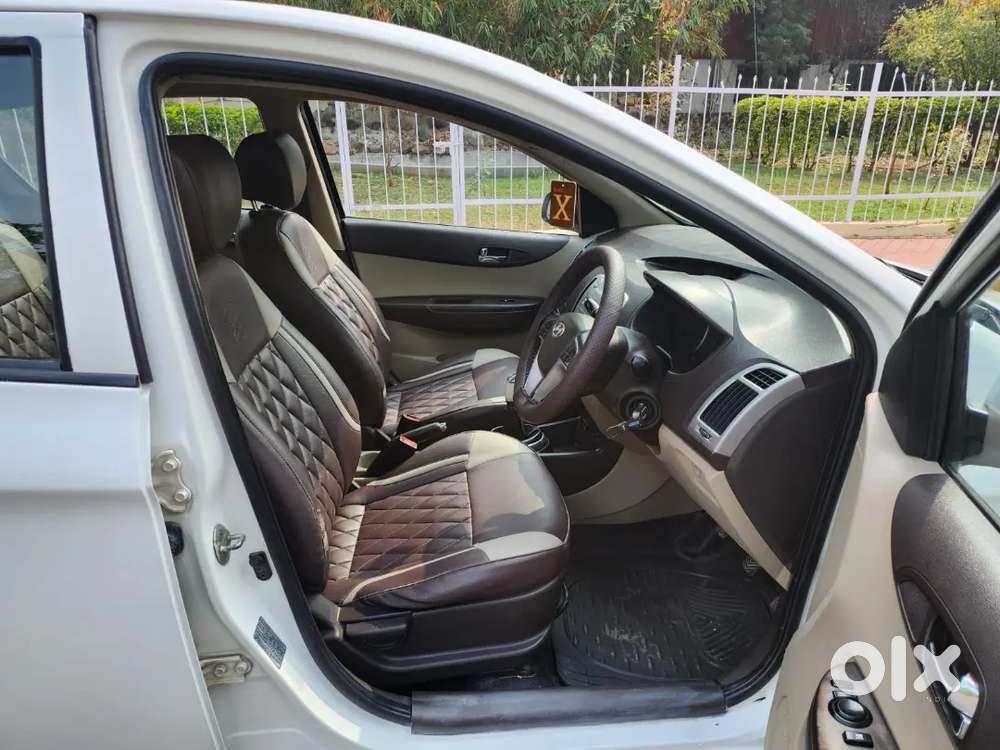 Hyundai New I20 2011 Dual Tone