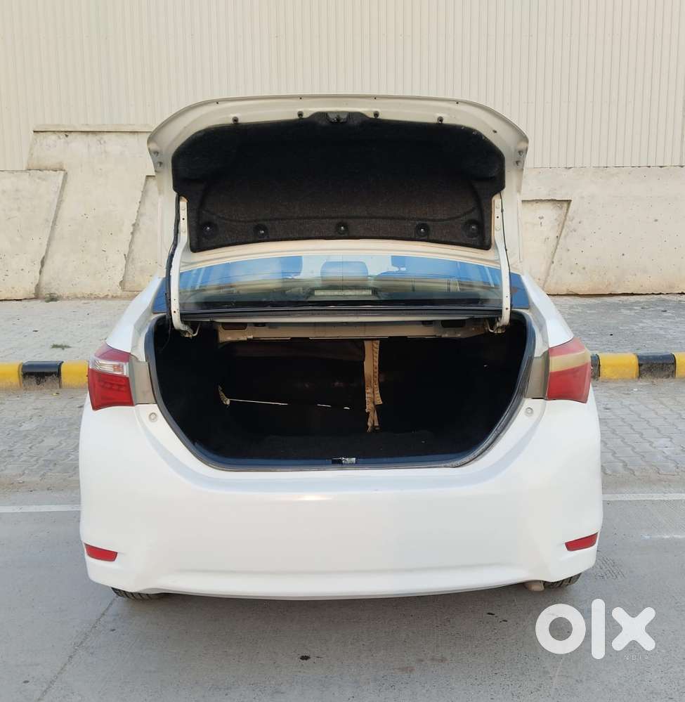 Toyota Corolla Altis 2013-2017 D-4d J, 2016, Diesel