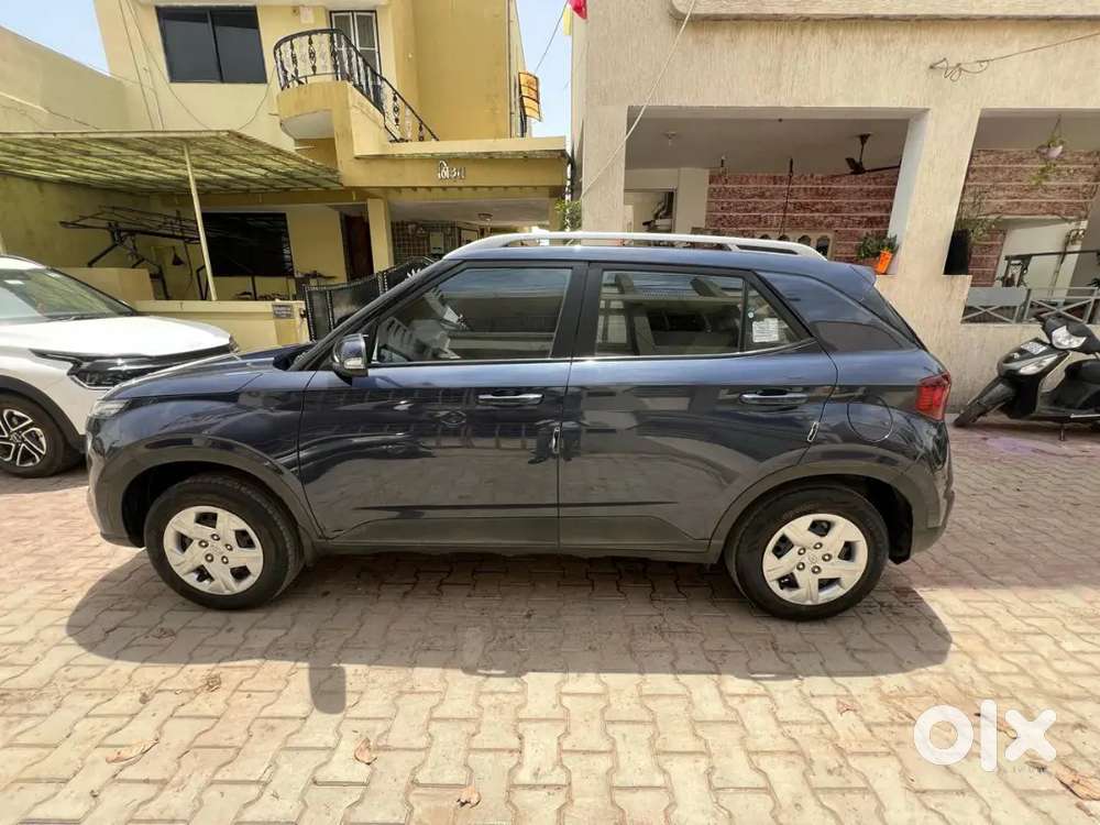 Urgent Selling. 
Hyundai Venue 2023 Cng & Hybrids 40000 Km Driven