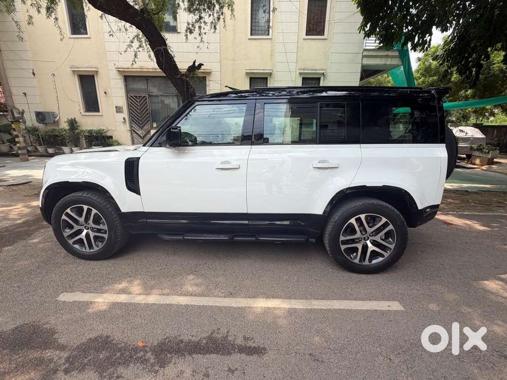 Land Rover Defender 2025