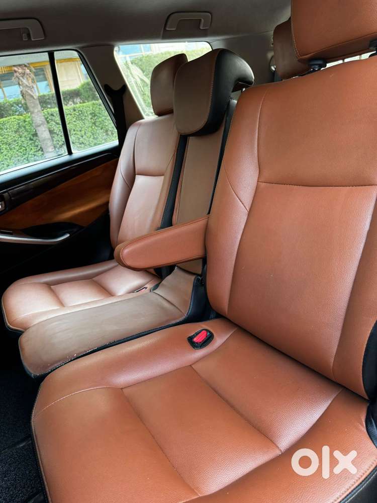 Toyota Innova Crysta 2.4 G Plus Mt 8 Str, 2018, Diesel