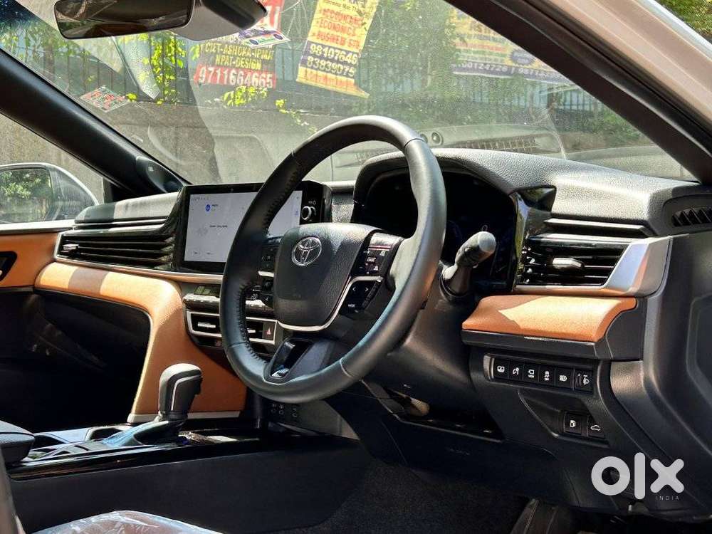 Toyota Camry Hybrid, 2025, Petrol