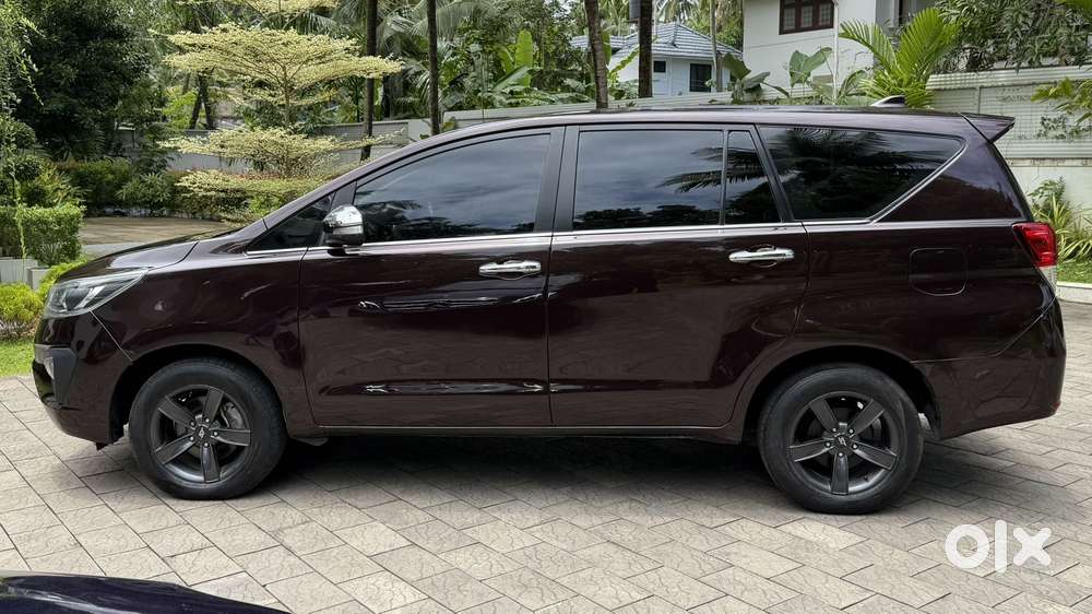 Toyota Innova Crysta 2.8z Automatic, 2017, Diesel