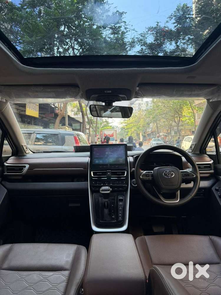 Toyota Innova Hycross 2.0 Zx Hybrid 7 Str, 2025, Petrol