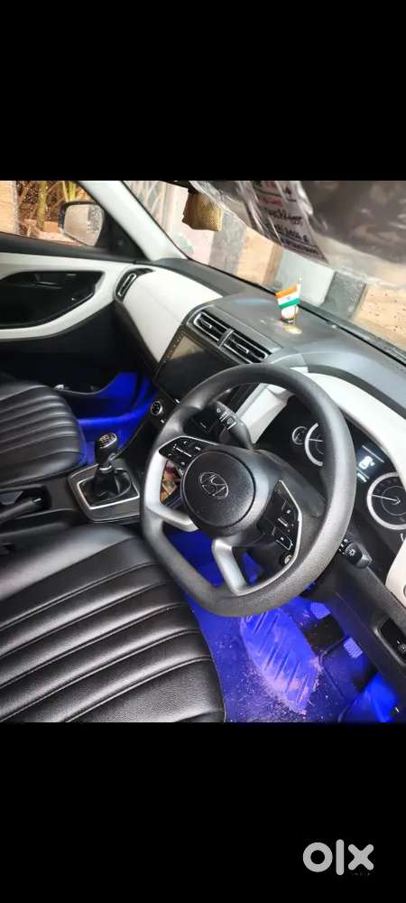 Hyundai Creta Disel  With Alowy Wheel