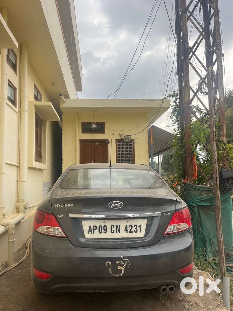 Hyundai Verna Petrol 2012