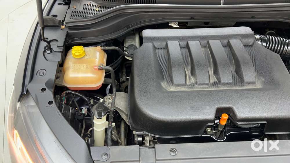 Mahindra Xuv700 2.0 Ax 7 Petrol At Luxury Pack Str, 2021, Petrol