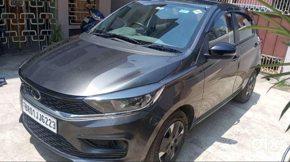 2025 Tata Tiago Xt Dual Cng Only 11200 Km