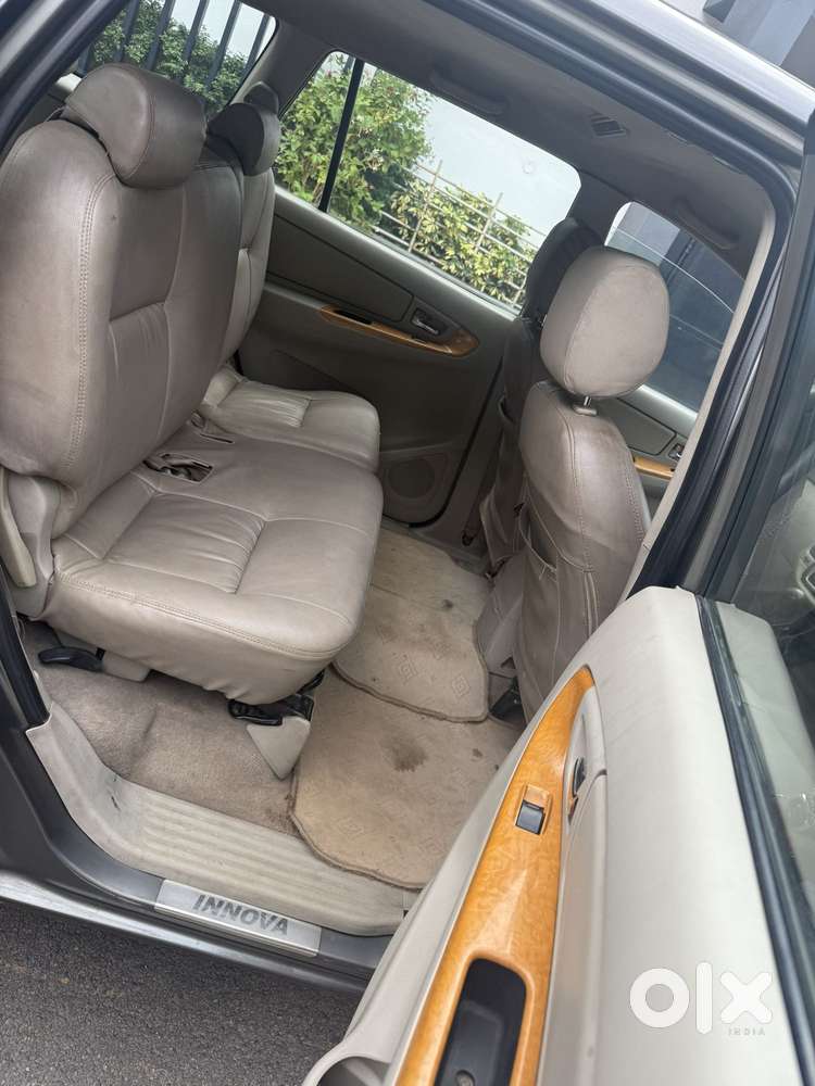 Toyota Innova 2.5 V 7 Str, 2011, Diesel
