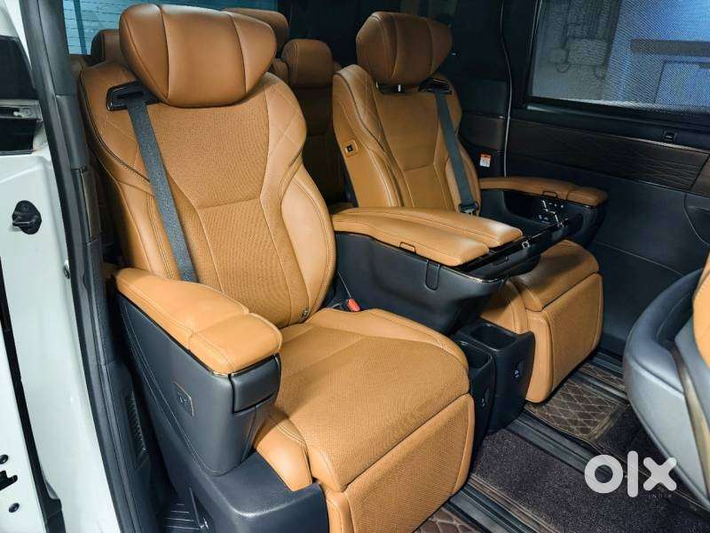 Toyota Vellfire Vip – Executive Lounge, 2024, Petrol