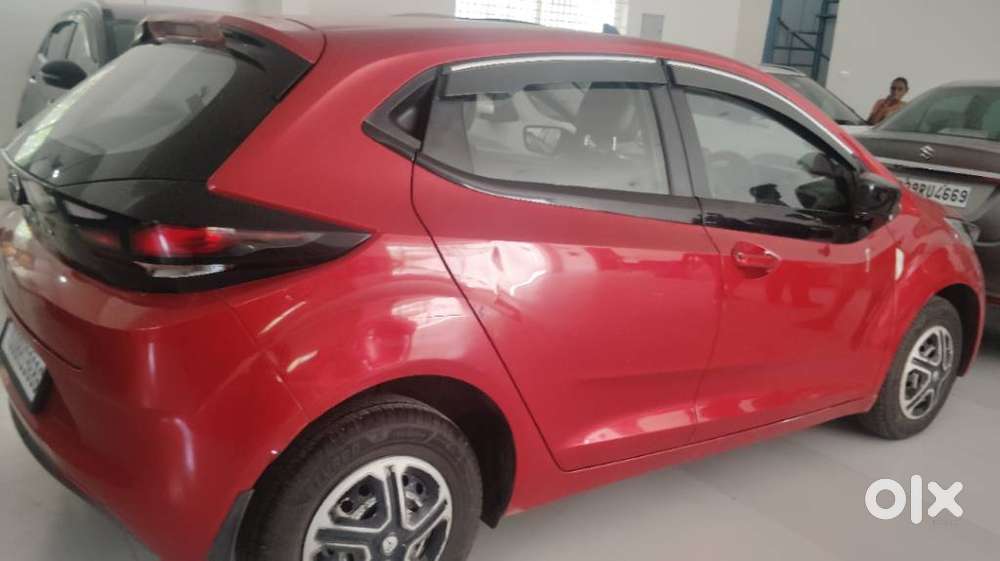 Tata Altroz 1.2 Xe, 2021, Petrol
