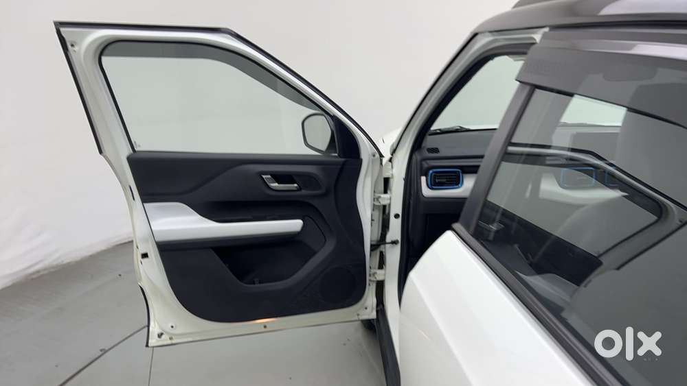 Tata Punch 1.2 Revotron Creative Dual Tone, 2023, Petrol