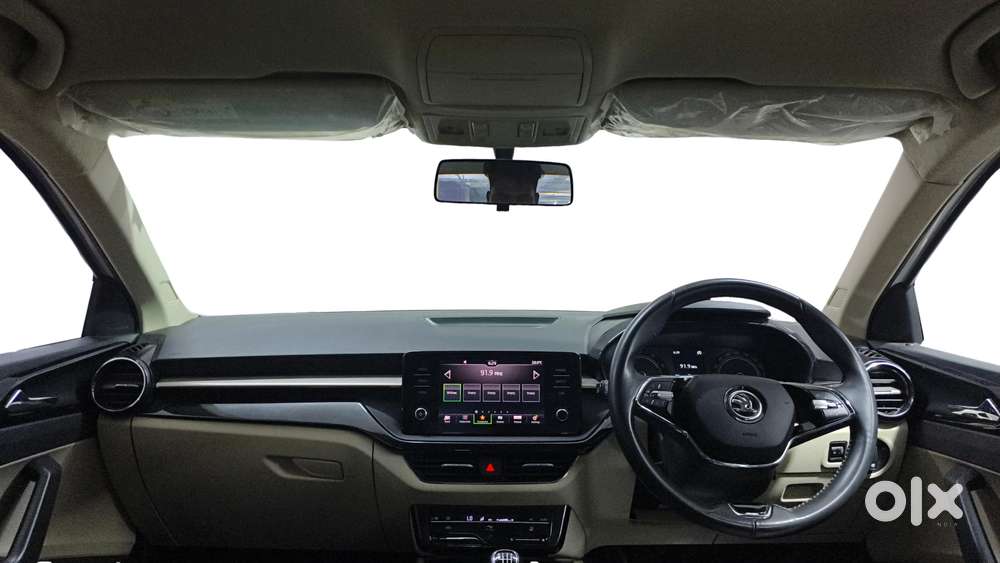 Skoda Slavia 1.0 Ambition Tsi, 2022, Petrol