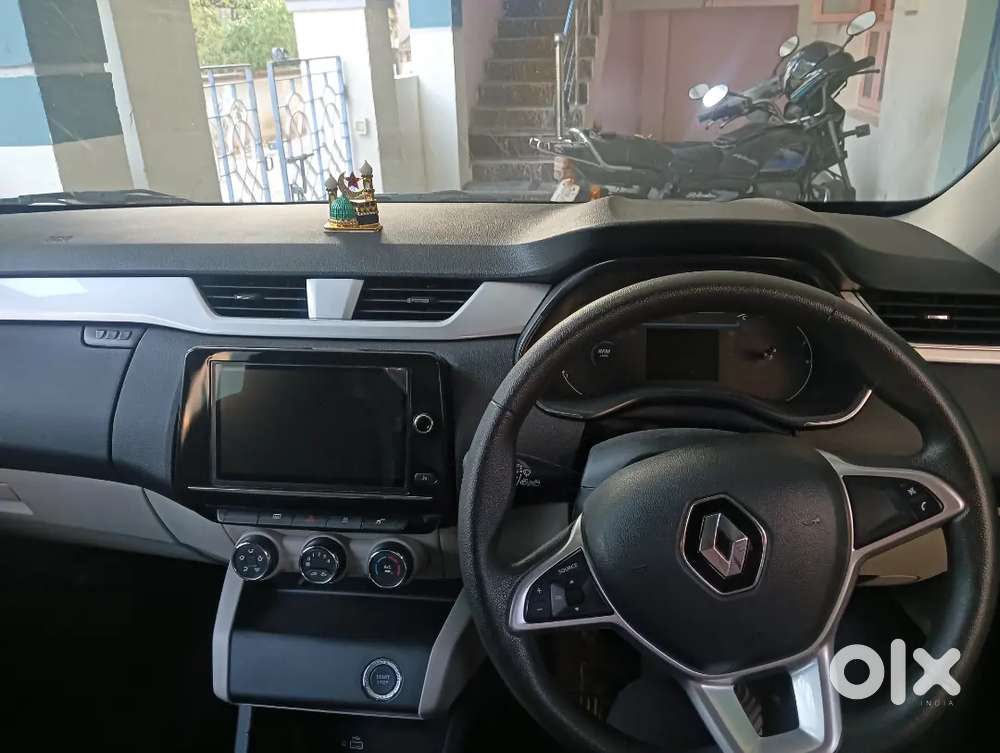 Renault Triber 2023 Petrol 6700 Km Driven