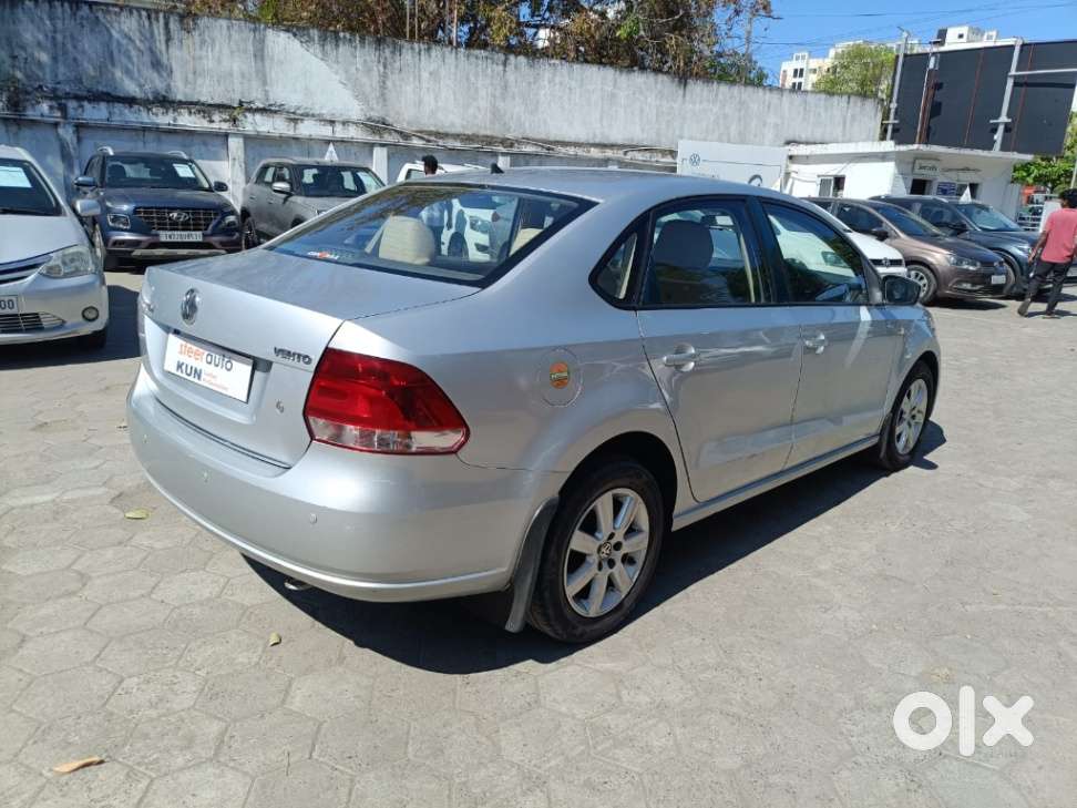 Volkswagen Vento 2010-2013 Petrol Highline, 2011, Petrol