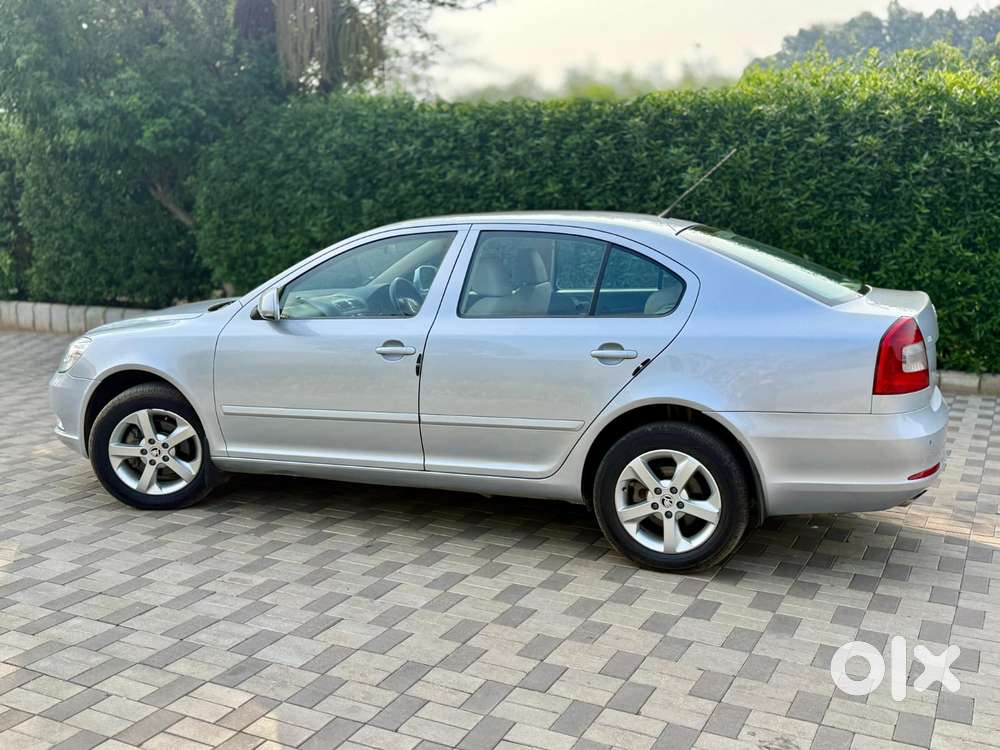 Skoda Laura Elegance 2.0 Tdi Cr At, 2011, Diesel