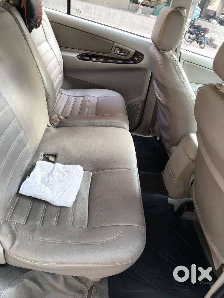 Toyota Innova 2.5 V 8 Str, 2013, Diesel