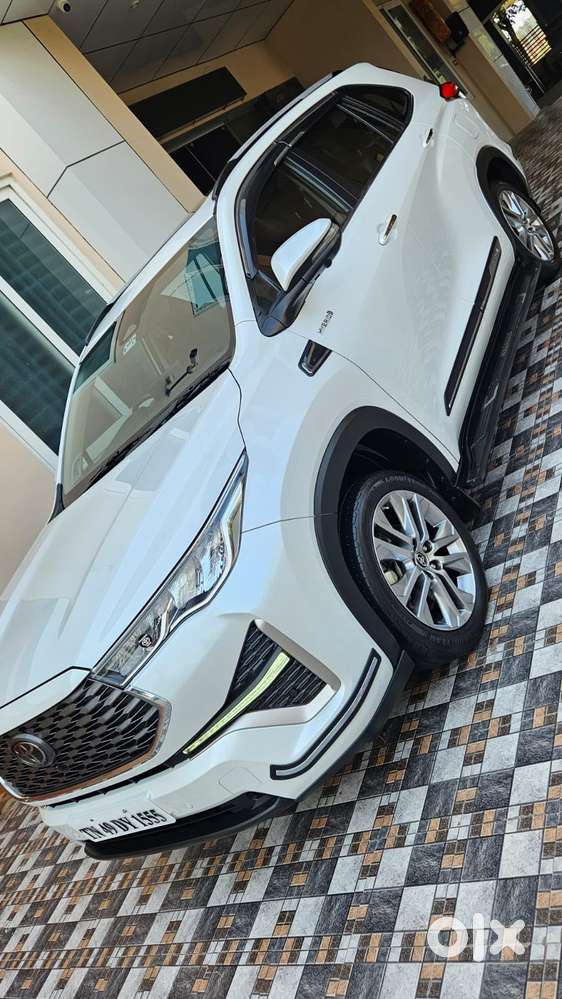 Toyota Innova Hycross 2.0 Zx (o) Hybrid 7 Str, 2024, Petrol