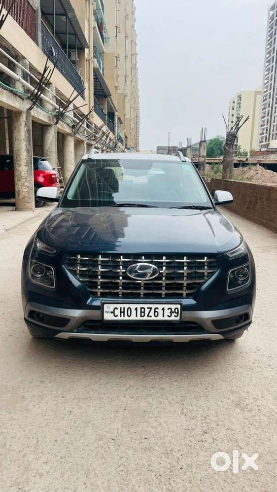 Hyundai/ Venue 1.4 Sx(o)/ Sportz Dual Tone