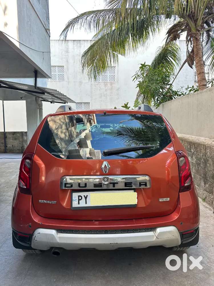 Renault Duster 4 × 4 Manual Diesel.