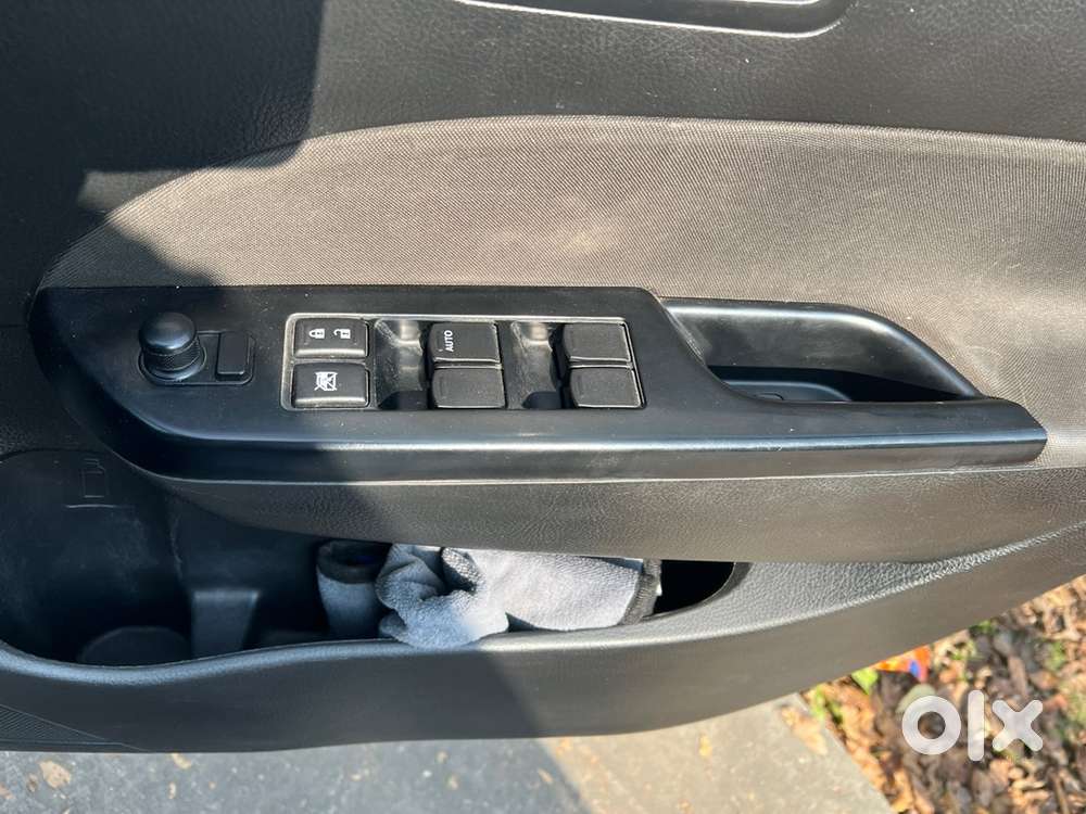 Maruti Suzuki Swift Vxi 2016